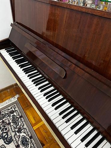 akustik gitara: Rostov-Don şvertical pianino - Korpus: tünd qəhvəyi, parlaq lak — 4