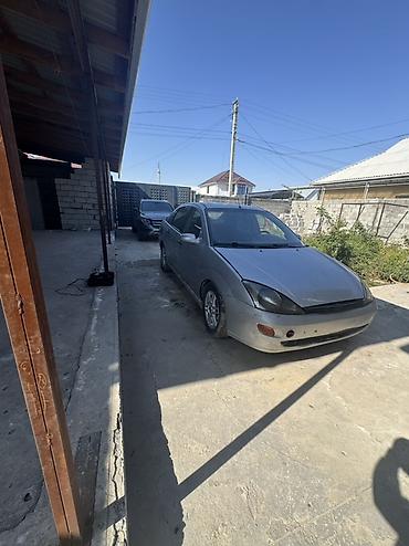 Ford: Ford Focus: 2000 г., 2 л, Автомат, Бензин, Седан — 2