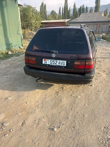 Volkswagen Passat Variant: 1993 г., 1.8 л, Механика, Бензин, Универсал at lalafo.kg Volkswagen Passat Variant: 1993 г., 1.8 л, Механика, Бензин, Универсал