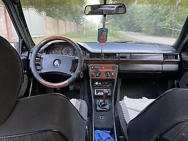 спринтер грузо поссажир: Mercedes-Benz W124: 1988 г., 2 л, Механика, Бензин, Седан — 8