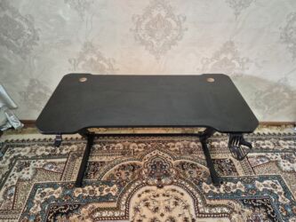 куплю письменный стол: Компьютерные столы at lalafo.kg куплю письменный стол: Компьютерные столы