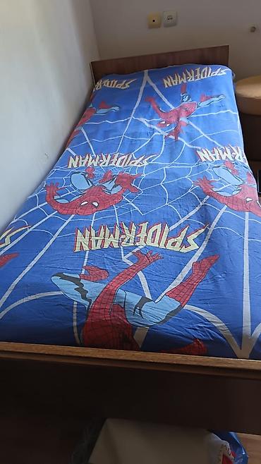 yazili sepler: Uşaq üçün tək nəfərlik çarpayı və Spiderman temalı yataq dəsti. iki — 1