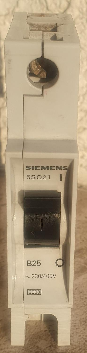 lazer acar: “Siemens” markarlı elektrik avtomat açarları satılır. Nominal cərəyan — 9
