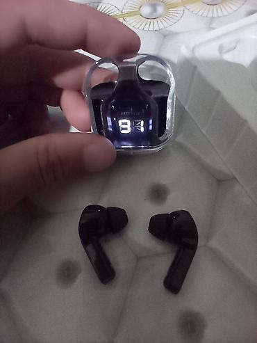 bluetooth qulaqliq: Bluetooth simsiz qulaqcıqlar – şəffaf qapaqlı şarj qutusu ilə — 1
