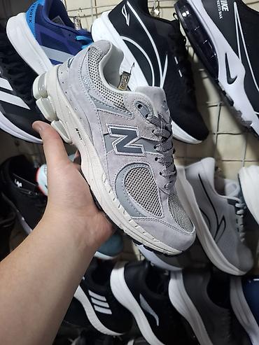 Кроссовки New Balance (серии 2002R и 993) - Дизайн: классические
