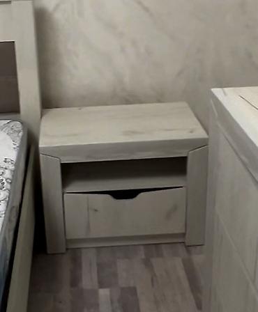 Спальные гарнитуры: Спальный гарнитур «Элегант 4» Состав комплекта: - Двуспальная кровать — 9