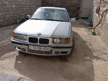 maşın bmw: BMW 318: 1.8 l | 1992 il Sedan