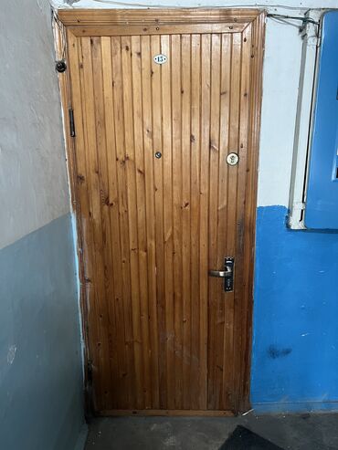 входные двери деревянные: Входная дверь, Левостороний механизм, Б/у, Самовывоз