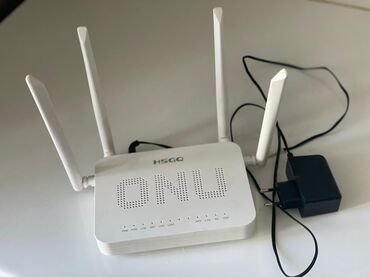 Настольные ПК и рабочие станции: HSGQ brendinin ağ rəngli, dörd xarici antenası olan ONU tipli optik