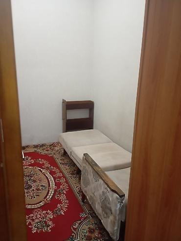 комната ош: 10 м², С мебелью частично — 2