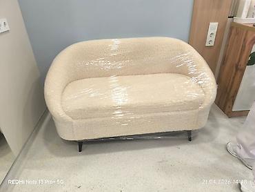 sofa: Компактный двухместный диван в современном стиле. - Обивка: мягкий — 1