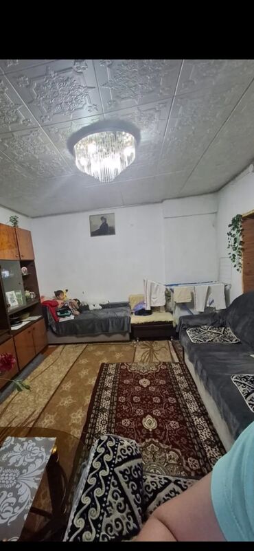 тыныстанова киевская: 60 кв. м, 4 бөлмө, Унаа токтотуучу жай, Сарай, Забор, тосулган