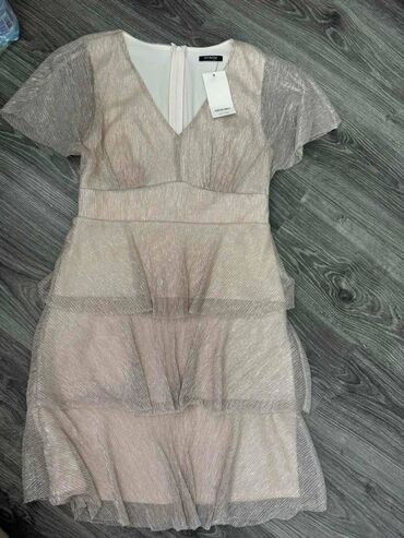 polovne haljine novi sad: M (EU 38), bоја - Zlatna, Drugi stil, Kratkih rukava