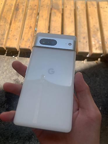pixel 7: Google Pixel 7, Б/у, 128 ГБ, цвет - Белый, 1 SIM, eSIM — 1