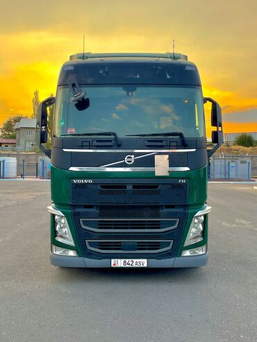 какие машины входят в комфорт яндекс такси в бишкеке: Сүйрөгүч, Volvo, 2018 г., Прицепсиз