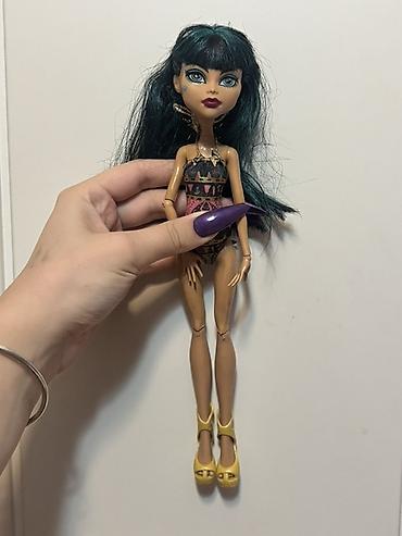 oyuncaq motor: Monster High temalı kolleksiya kuklası - Tünd yaşıl saçlı, yanlarda — 1