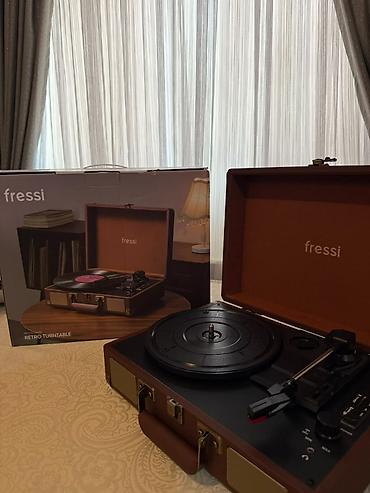 Qrammofon və patefonlar: Məhsul: Fressi Retro Turntable – portativ pikap Xüsusiyyətlər: - — 6