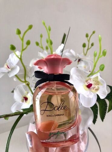 парфюм с запахом клубники: Парфюмерная вода Dolce & Gabbana Dolce Garden. Этот аромат