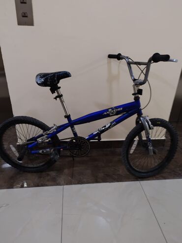 велосипед спортивный: BMX велосипед