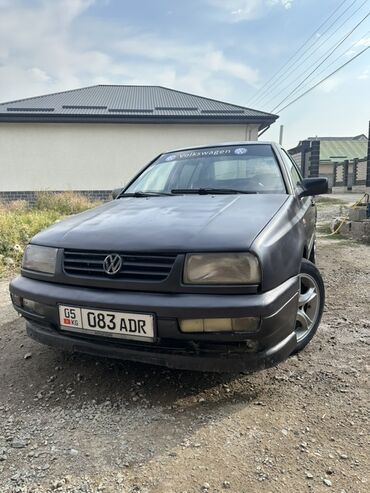 порог камри 40: Volkswagen Vento: 1993 г., 1.8 л, Механика, Бензин, Седан