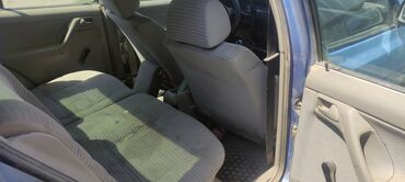 Volkswagen: Volkswagen Vento: 1993 г., 1.8 л, Механика, Бензин, Седан — 6