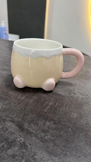 Наборы посуды: Набор дизайнерских керамических кружек - Необычные формы и яркие — 12