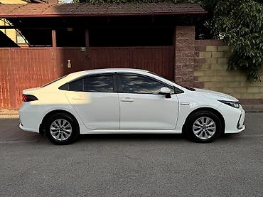 carina e: Toyota Corolla: 2021 г., 1.8 л, Вариатор, Гибрид, Седан — 4