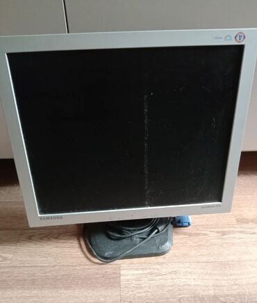 экран от компьютера: Монитор, Samsung, Колдонулган, LCD, 18" - 19"