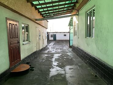 Продажа коттеджей и домов: Продаётся частный дом с мебелью на фото. Описание: Каракол, Салиева 35 — 26