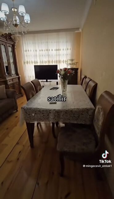 Riyaziyyat: Mingəçevirdə mənzil – satılır Təsvir: - Geniş və işıqlı zal: böyük
