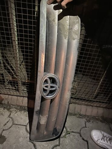 решотки: Решетка радиатора Toyota 2003 г., Б/у, Оригинал, Япония
