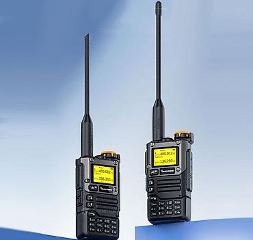 Quansheng UV-K5 - это универсальная радиостанция, работающая в двух