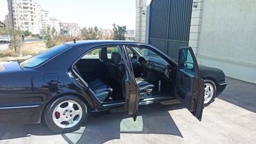 Mercedes-Benz: Mercedes-Benz E-Class W210 sedan - Kuzov: 4 qapılı sedan, qara rəng - — 19
