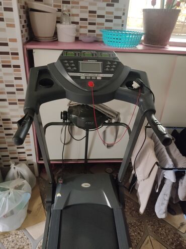 qaçış yolu: H&E Energy qaçış trenajoru - Elektron konsol: sürət, məsafə, vaxt