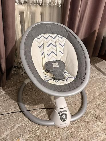 4 moms: Детское электронное шезлонг-качалка Universamama. - Электропривод с — 1