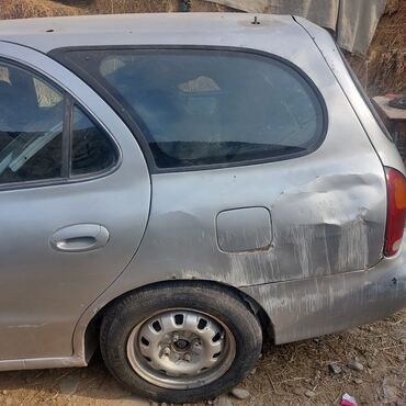 Hyundai: Model: Nissan Almera Tino (station wagon/hatchback) Rəng: Gümüşü — 2