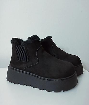 atenci gole slike: Hladna stopala? Zaboravi na to! 🥶Stigao je model koji uspešno spaja — 3