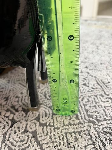 Ботинки и ботильоны: Женские ботильоны из лакированной натуральной черной кожи — 14