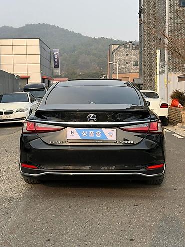 Lexus: Lexus ES: 2019 г., 2.5 л, Автомат, Гибрид, Седан — 3