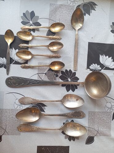 1 qizil gulun qiymeti: Qədimi metal qaşıq dəsti - Komplеkt: müxtəlif ölçülərdə 12 ədəd qaşıq at lalafo.az 1 qizil gulun qiymeti: Qədimi metal qaşıq dəsti - Komplеkt: müxtəlif ölçülərdə 12 ədəd qaşıq