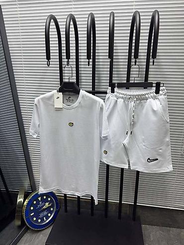 pantalone enter: Komplet majca+šorc
Cena 3600din 
S,M,L,XL,XXL
PS✨ — 9