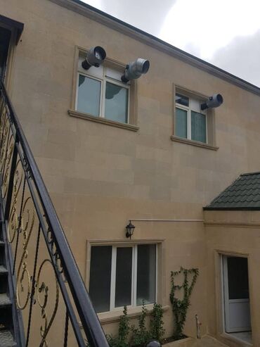 Restoran, kafelər: Yasamalda,obyekt kafe moyka iki obyekt icarəyə verilir.Su işıq — 3