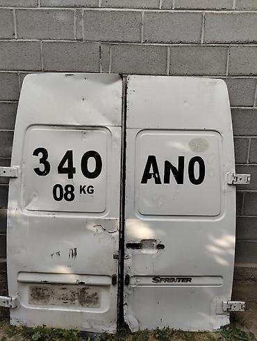 Задние распашные двери для фургона Mercedes-Benz Sprinter. - at lalafo.kg Задние распашные двери для фургона Mercedes-Benz Sprinter. -