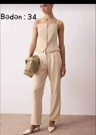 Pencəklər: Ucuz qiymətə hər birinə satıram 1) Qara blazer jakey - Bədən: 34 - — 20