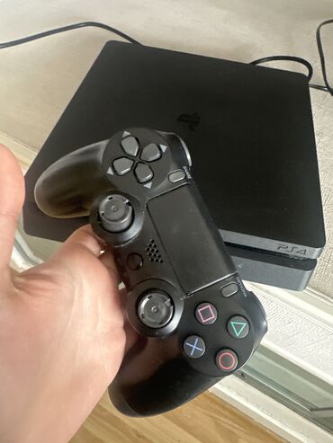 Ps4 slim 800 gb iki dənə orginal pult ideal veziyetdedi mektebe