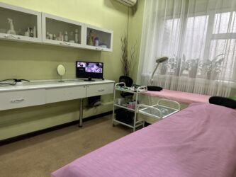 Салоны красоты: Продаю Косметологическая студия 95 м², 3 комнаты, С ремонтом, С оборудованием, Административное здание, 1 линия — 7