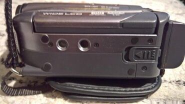 Video kamere: 1. Sony DCR-DVD205E Handycam DVD Camcorder (12x Optical Zoom, 2.7" — 6