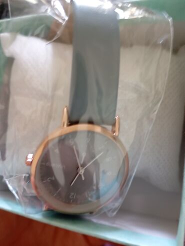 женские наручные часы: Новые кварцевые наручные часы. Женские
