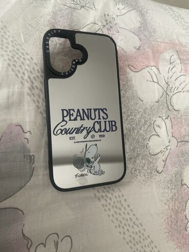 Чехлы: Зеркальный чехол для iPhone 16 с дизайном Peanuts Country Club. Чехол — 8