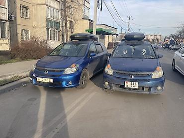Honda: Honda Stream: 2003 г., 1.7 л, Автомат, Минивэн — 32